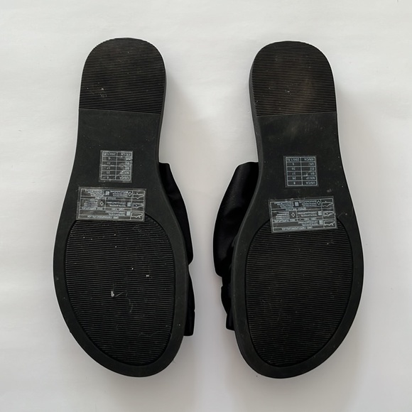 NEW forever21 Sandals - Picture 2 of 3